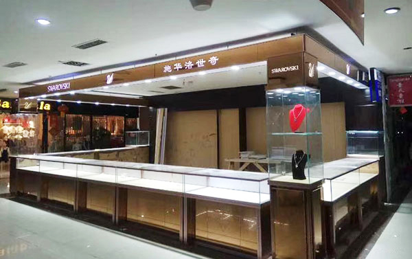 鴻鈦助您挑選玻璃珠寶展示柜 鴻鈦助您挑選玻璃珠寶展示柜