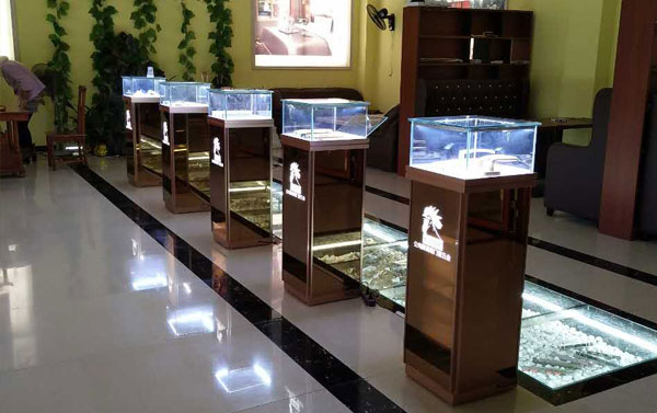 上海珠寶展示柜定制,避免上當受騙,這三點一定要看!