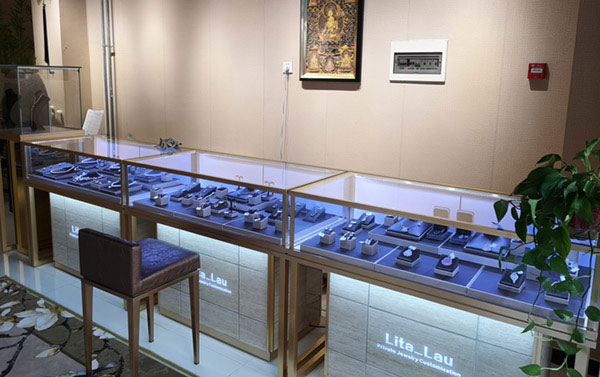 珠寶展示柜設計遵循的四個理念 珠寶展示柜設計遵循的四個理念