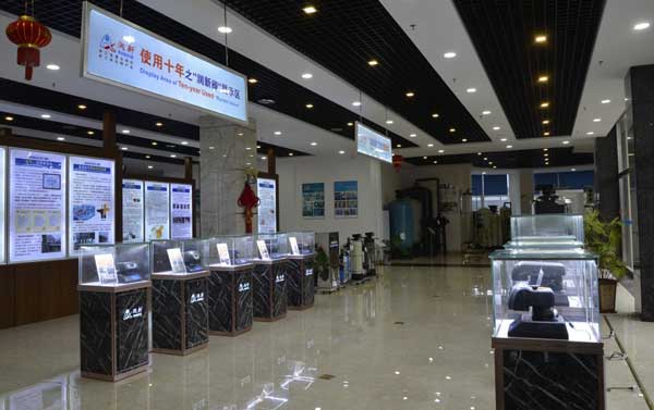 珠寶展柜定做掌握三要素,避免影響店鋪形象